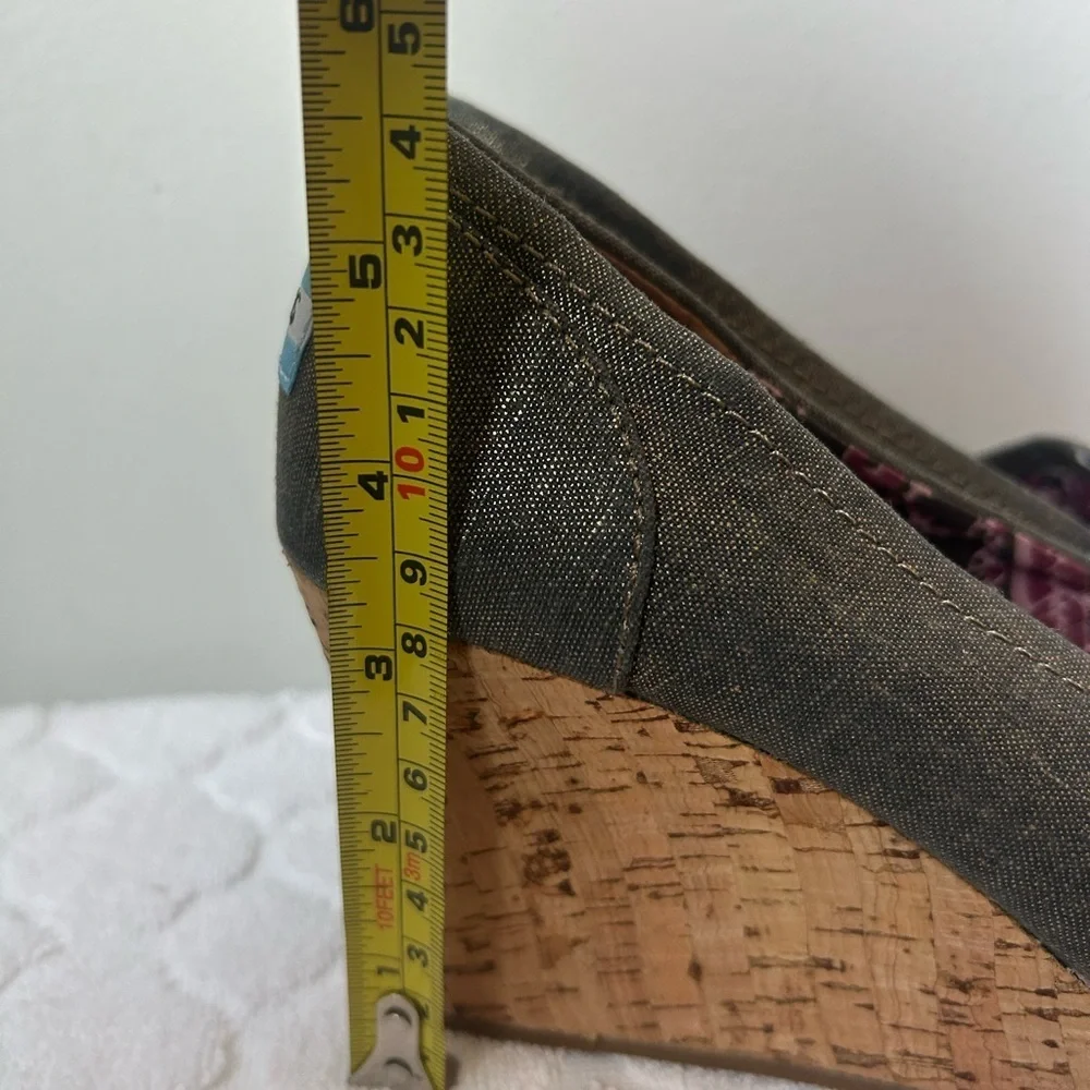 Toms Womens Shiny Denim Wedge Peep Toe Espadrille Sandals Cork Heel Size 8.5